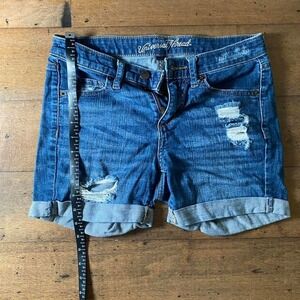 Universal Thread blue denim shorts Size 24